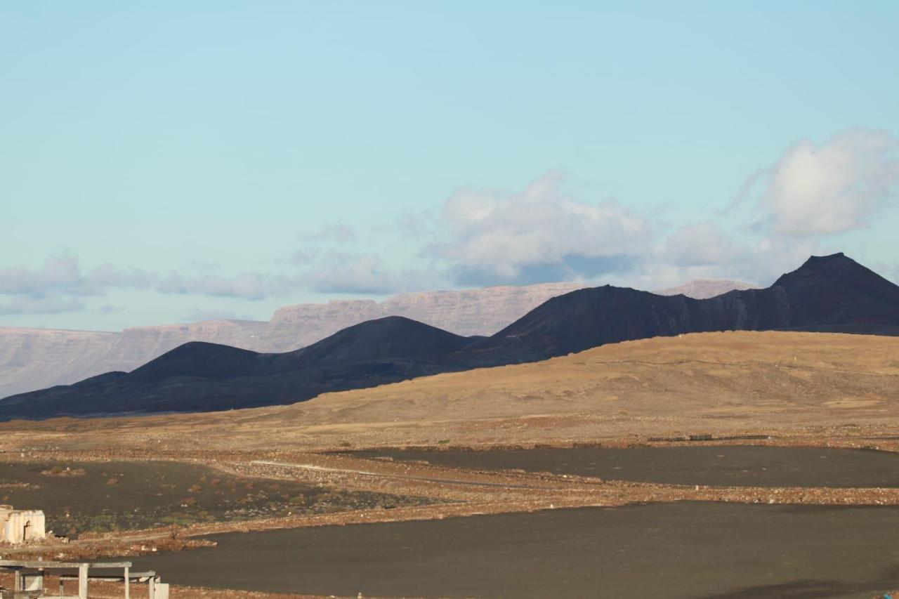 Paisaje Lunar Tinajo Luaran gambar